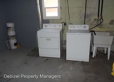 5th image of 634 1/2 Lewis Ave