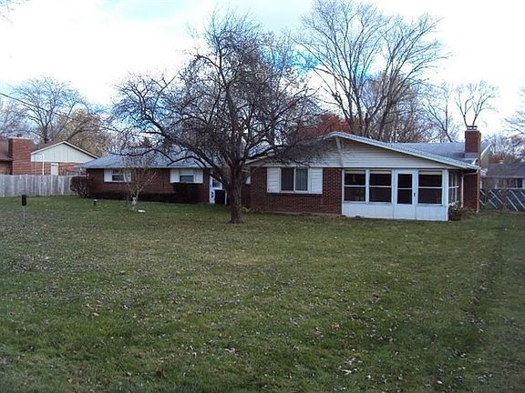 4th image of 2353 Banyon Dr
