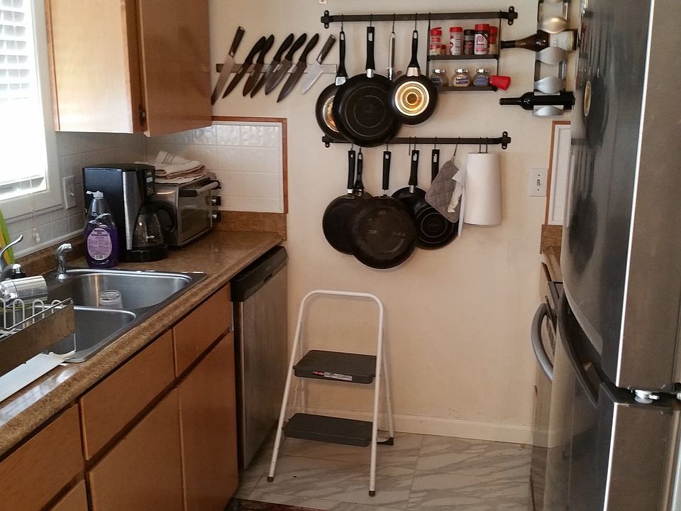 2nd image of 3505 NE 45th St