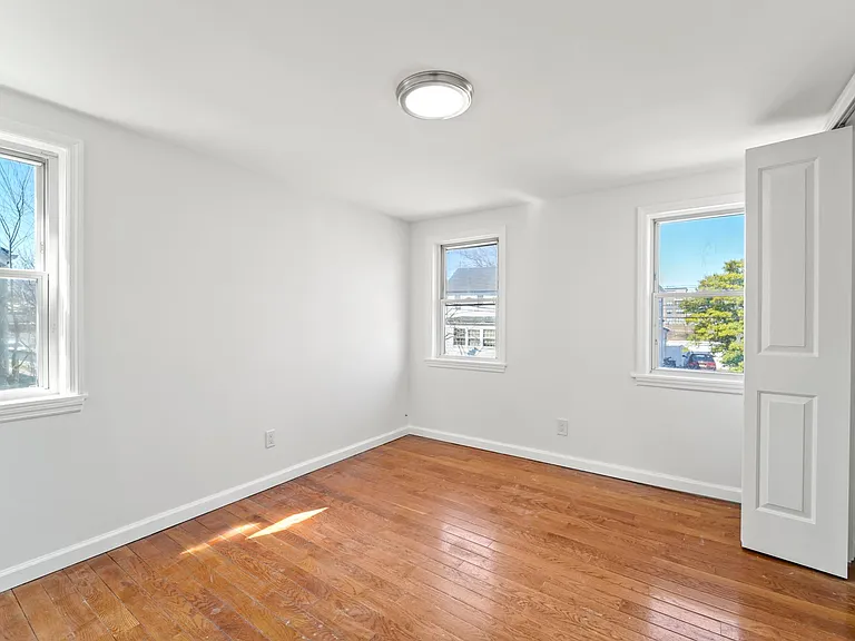 133 Augusta St — Photo 18