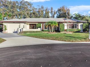 1909 Pine Tree Ln, Belleair Bluffs, FL 33770