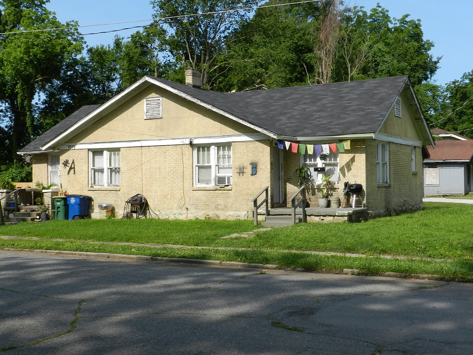 1019 Frank - A — Photo 1
