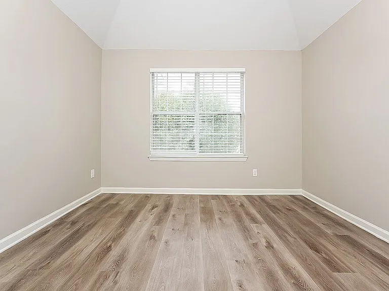 4305 Ward Bluff Dr — Photo 12