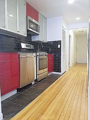 Rented by City Connections Realty | media 3