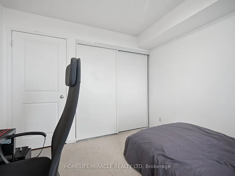 8 Rosebank Dr #8 — Photo 18