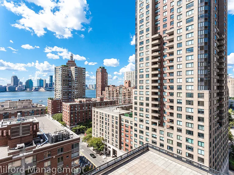 99 Battery Pl #14H — Photo 7