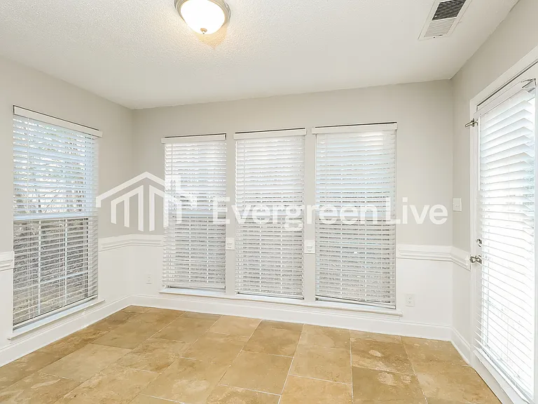 14801 Ashlight Dr — Photo 12
