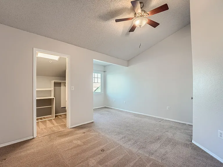 2035 Eagle Ave — Photo 16