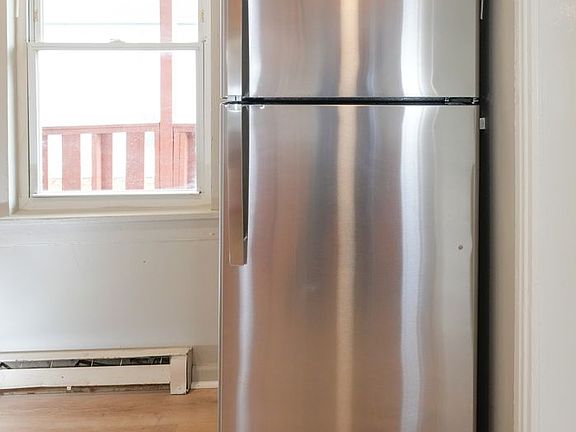 5th image of 334 Ann St APT 3