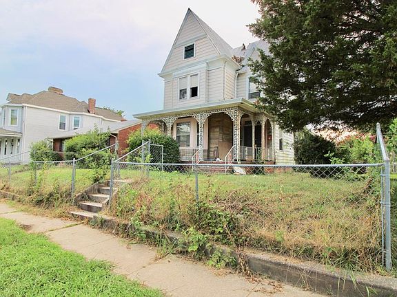 2nd image of 2106 Barton Ave