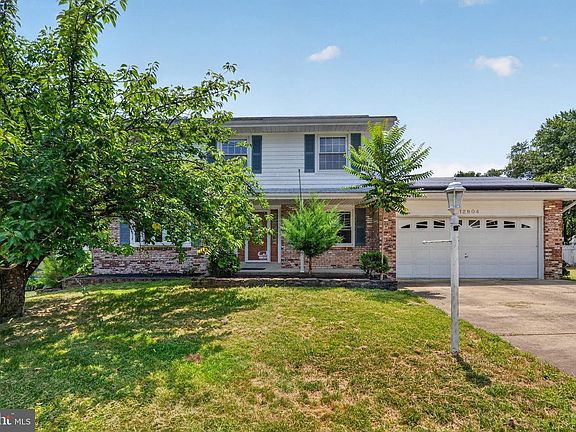 2nd image of 12904 Dauphin Ct