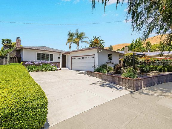 2nd image of 31590 Hugh Way