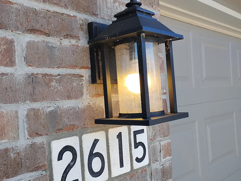 2615 W Baton Rouge Pl — Photo 8