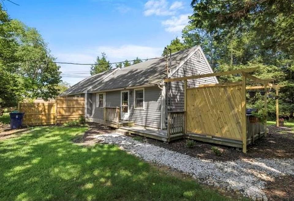 1st image of 70 Weaver Rd