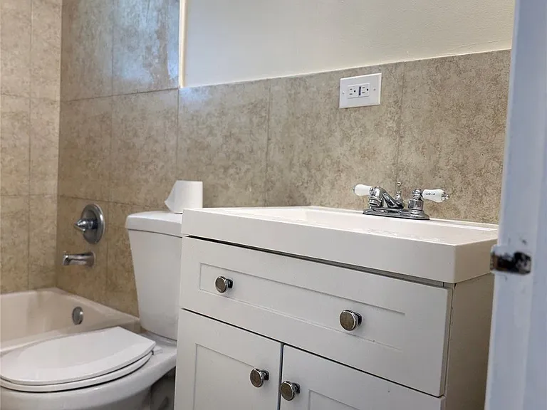 605 SW 22nd Ave — Photo 12
