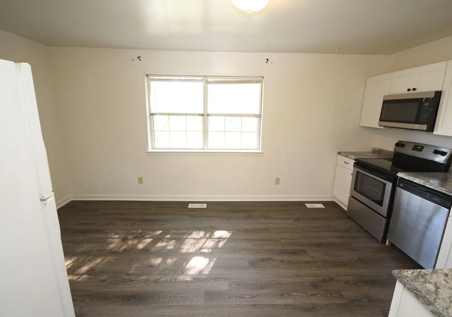 Freshly renovated 3 bedroom with bonus room in Edgewood, MD! — Photo 4
