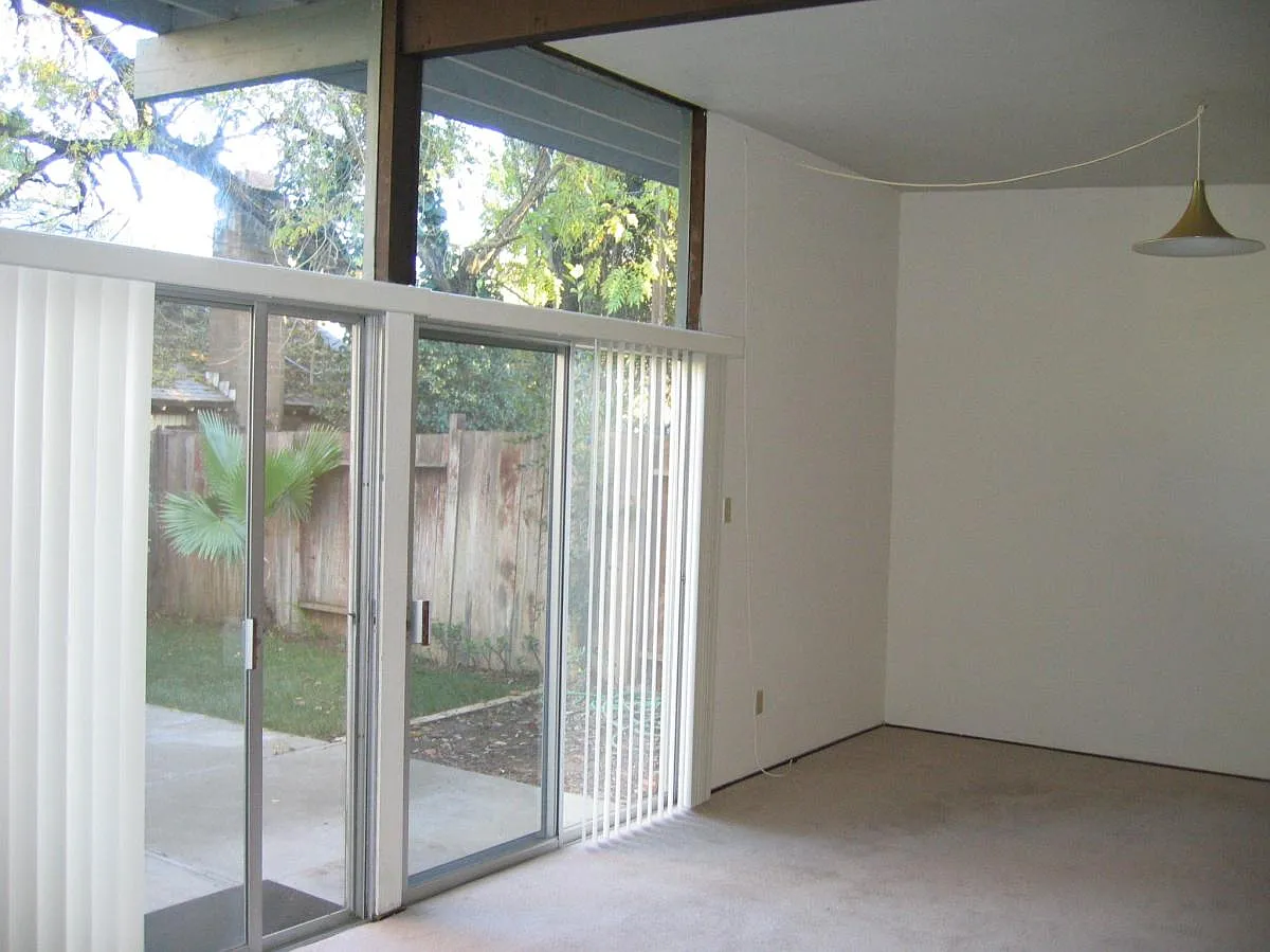 3 bed, 1200 sqft, $2,900 — Photo 3