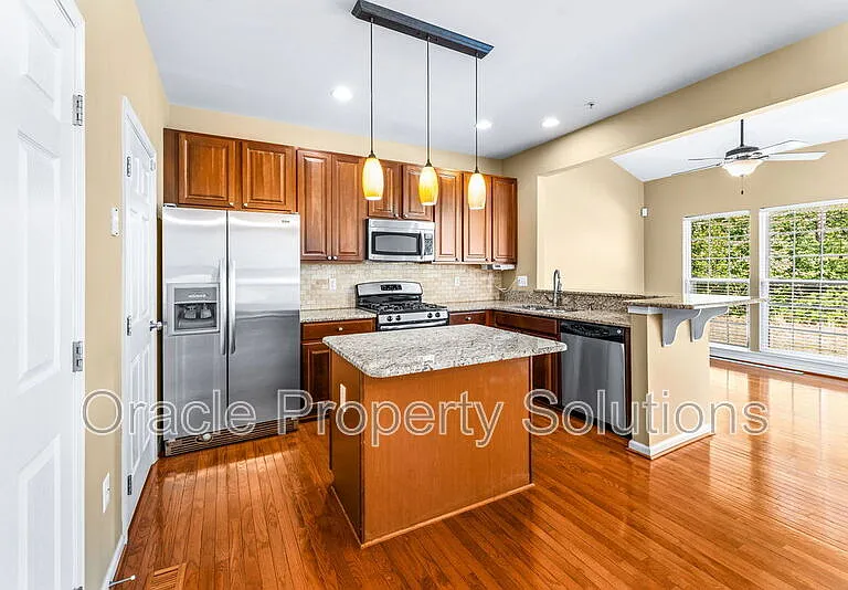 7550 Maidenhead Dr — Photo 9
