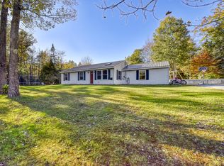 84 Maranacook Rd, Winthrop, ME 04364