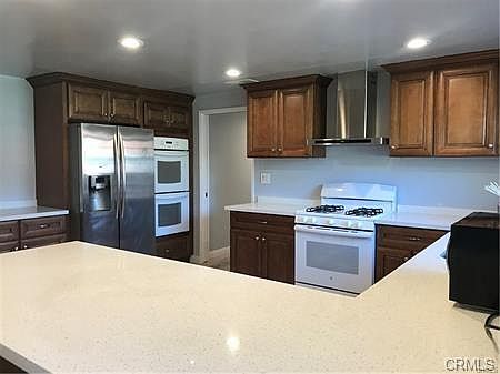 4th image of 252 W Wistaria Ave