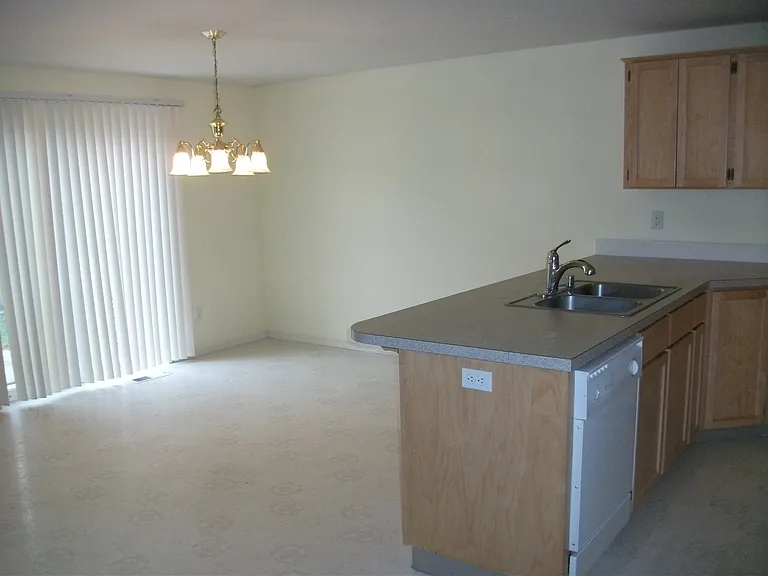 15012 NE 68th Way — Photo 3