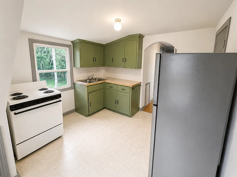1142 Lilac Ave #1 — Photo 6