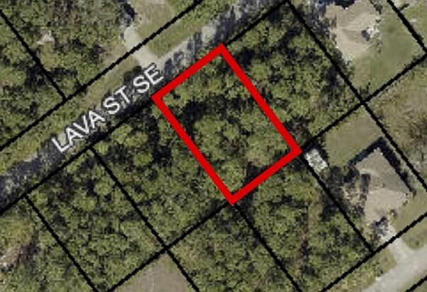 1st image of 950 Lava St SE