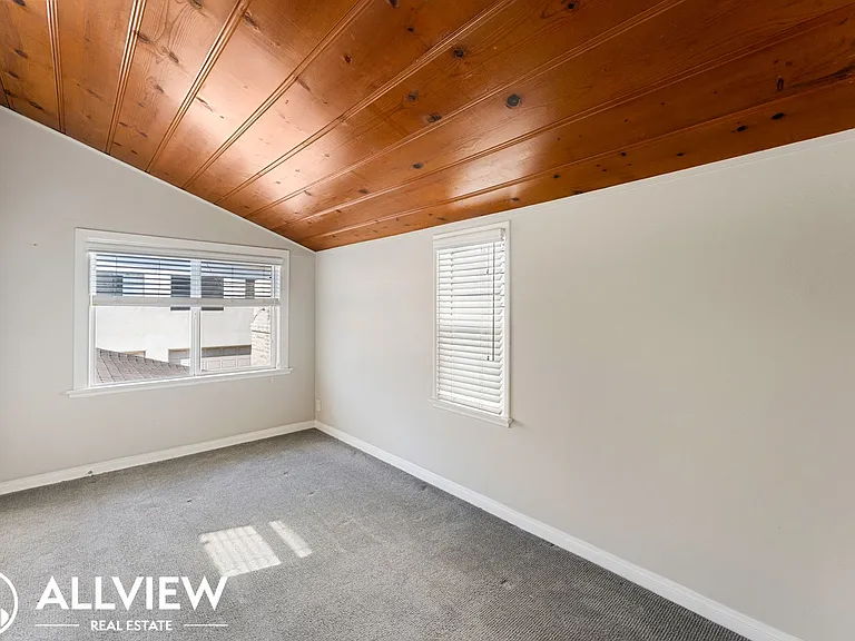 926 W Balboa Blvd — Photo 11