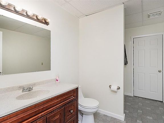 3rd image of 301 2nd Ave E