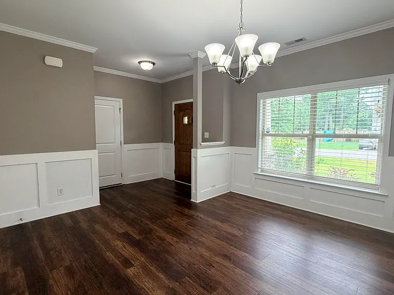 304 Vilas Way S — Photo 4