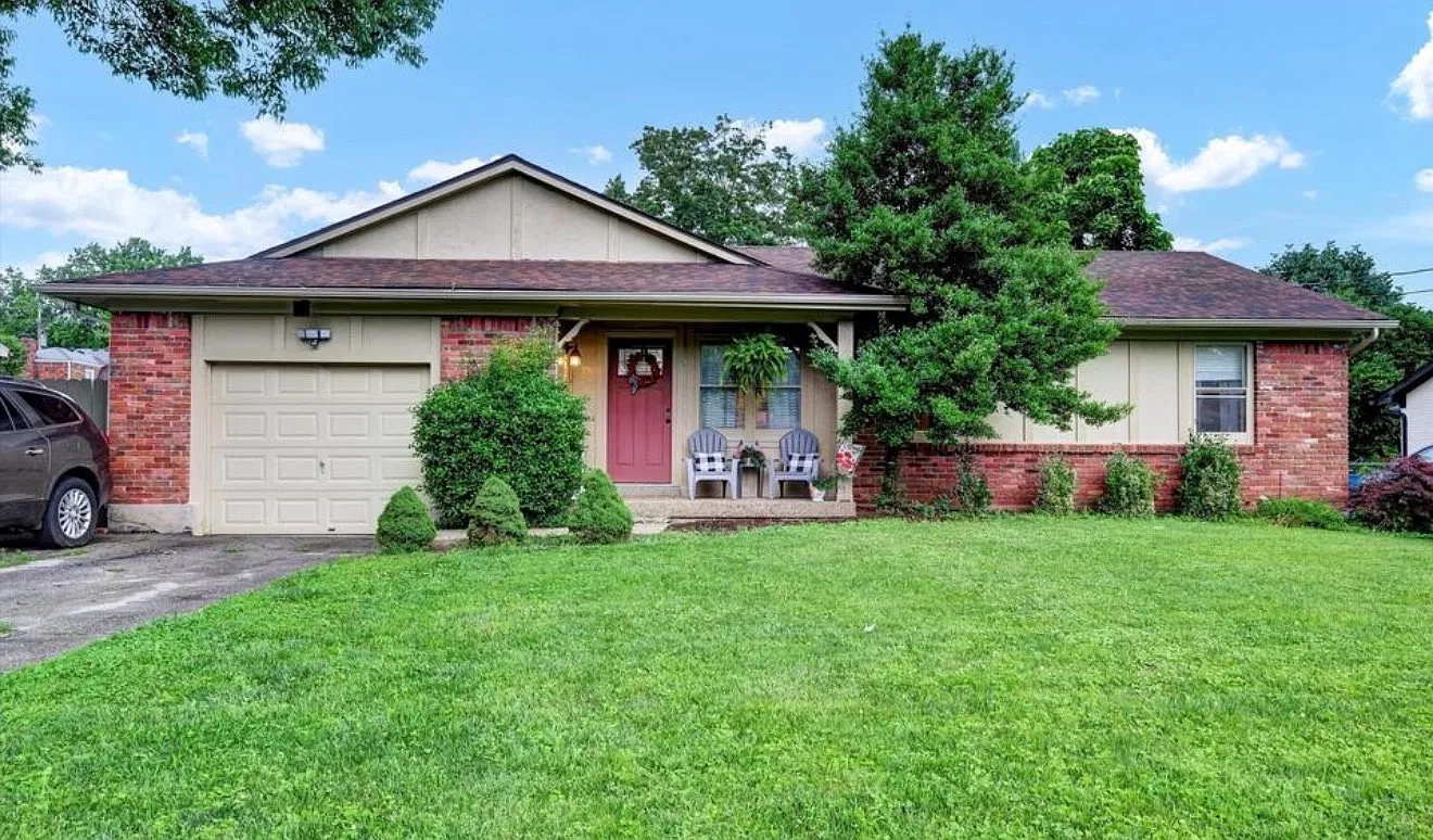 3 bed, 1300 sqft, $2,300 — Photo 2