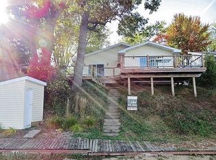 11395 Oak Dr, Delton, MI 49046