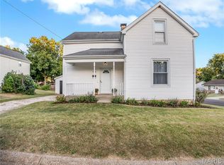 526 Hickory St, Washington, MO 63090