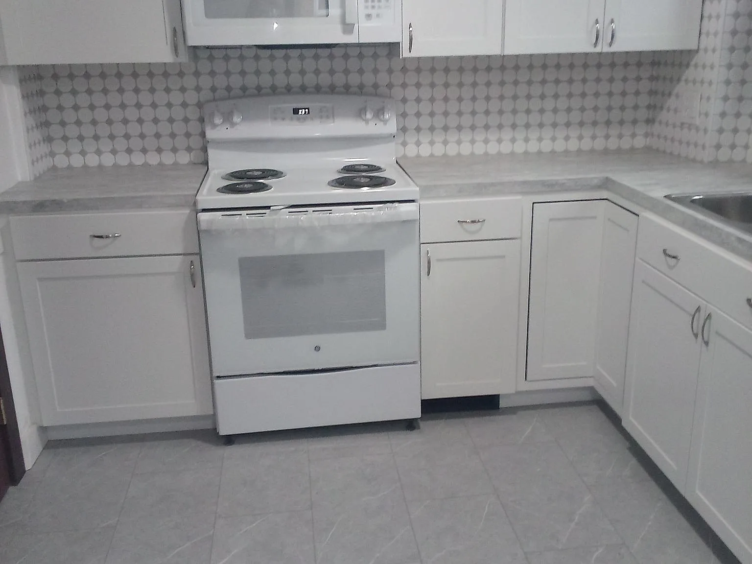 43 Saratoga Way — Photo 2