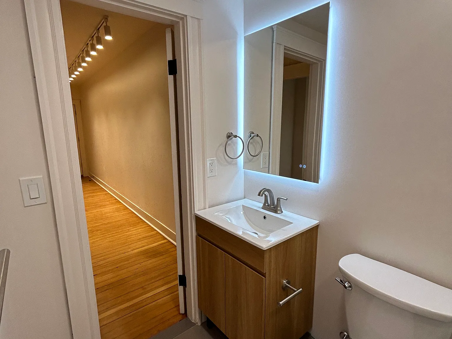 2 bed, 950 sqft, $1,700 — Photo 3