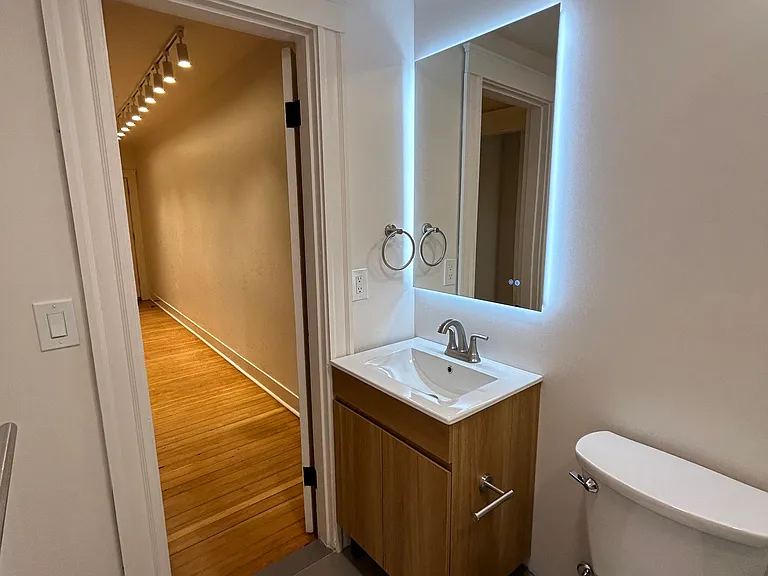109 Montgomery St #2 — Photo 3