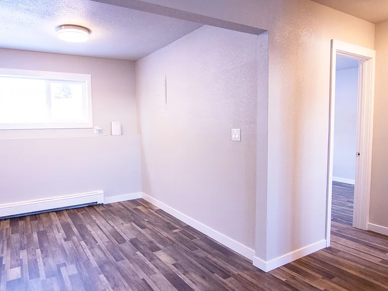 2810 W Northern Lights Blvd — Photo 6