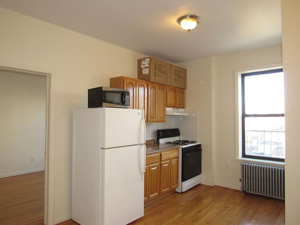 1st image of 3121 Ditmars Blvd APT 10