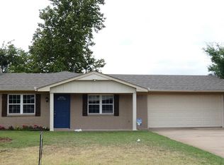 810 SE Lomond Ln, Lawton, OK 73501