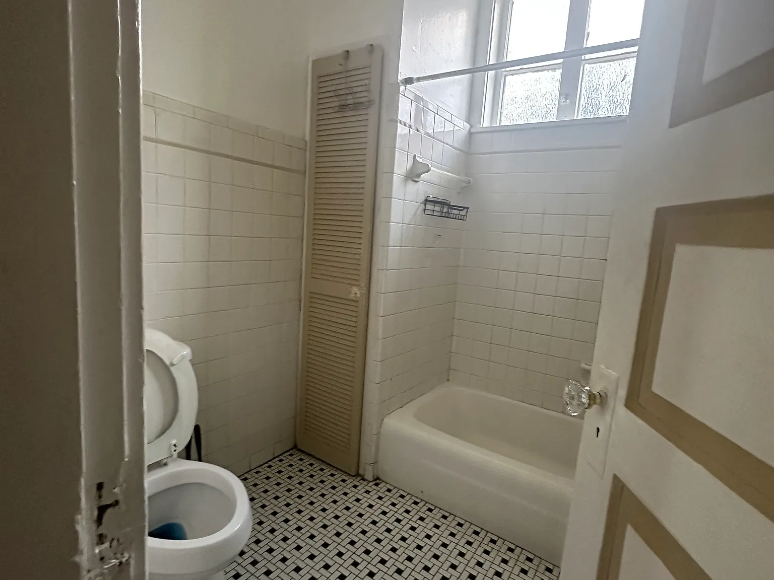 2 bed, 1100 sqft, $1,500 — Photo 4