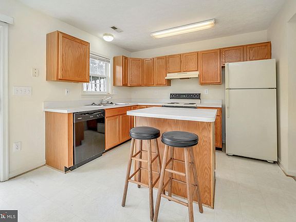 5th image of 10509 Guilderland Ct