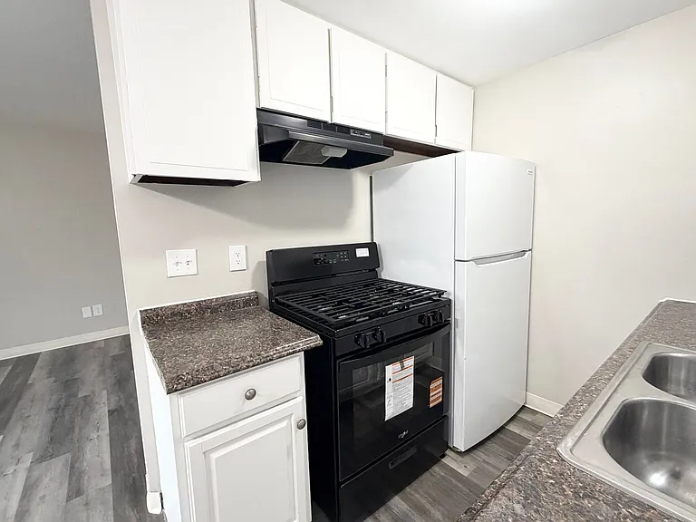 Powderhorn Park Apartments — Photo 9
