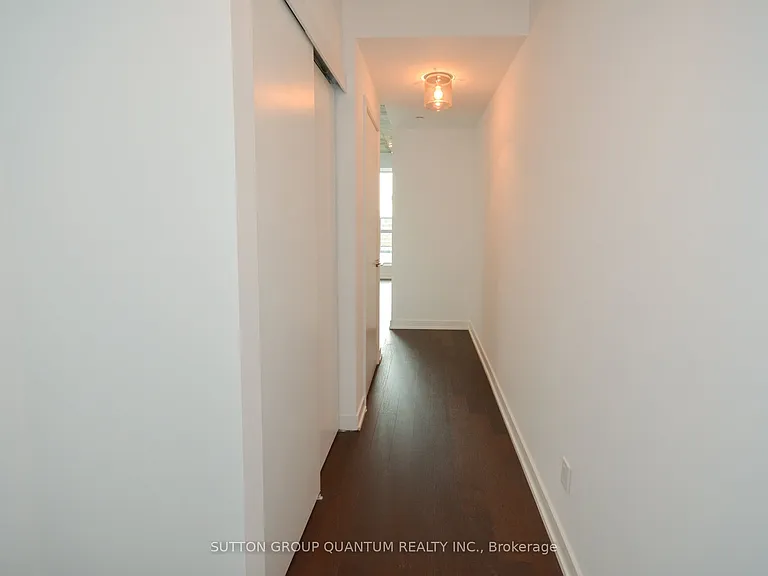 1030 King St W #1127 — Photo 2
