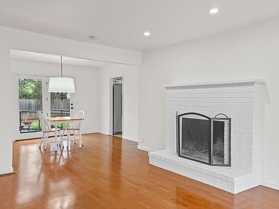 4th image of 1726 Crinella Drive
