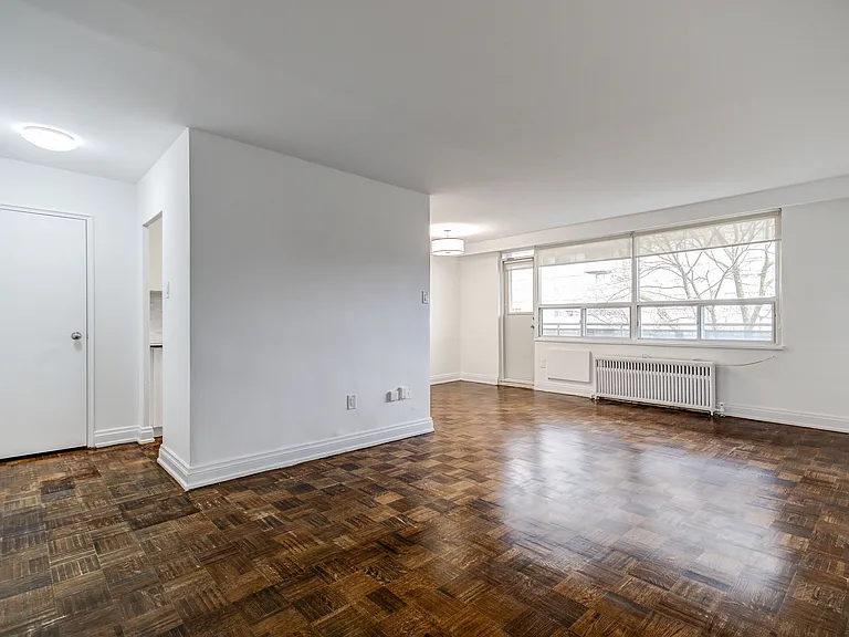 1833 Bayview Ave — Photo 6