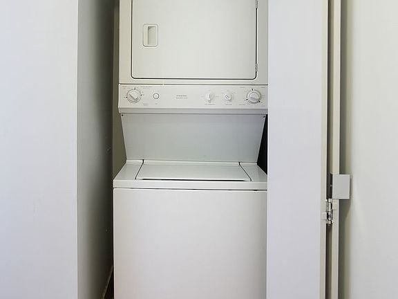 4th image of 33 W End Ave APT 20F