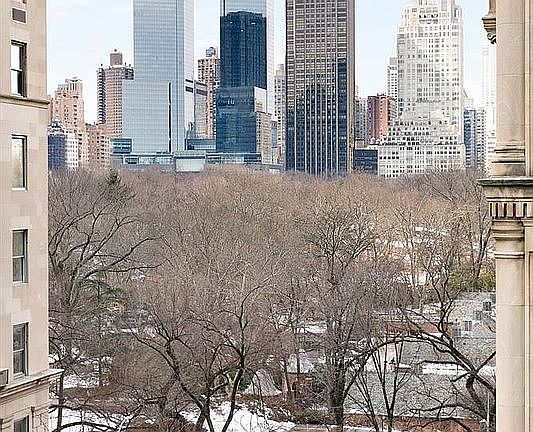 5th image of 3 E 63rd St