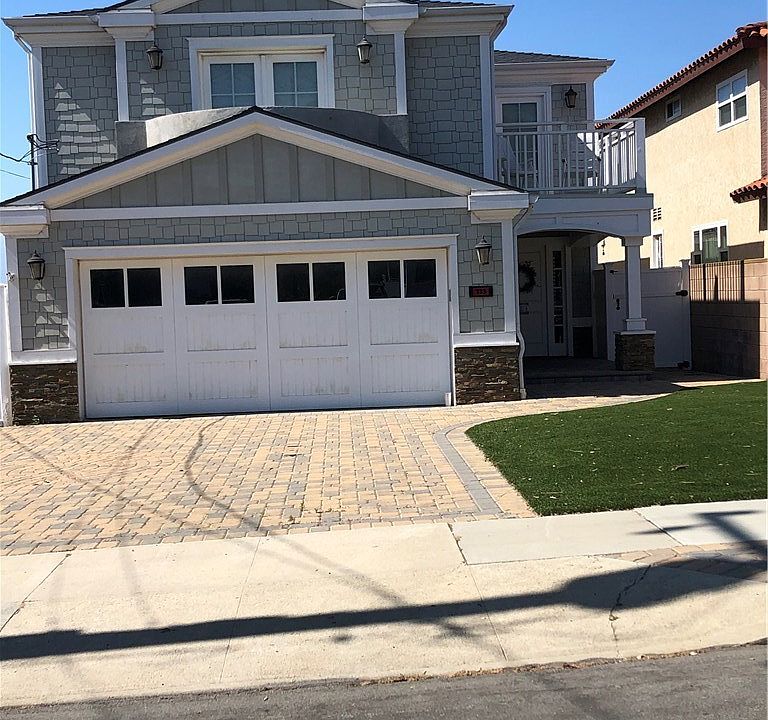 2nd image of 733 W Mariposa Ave