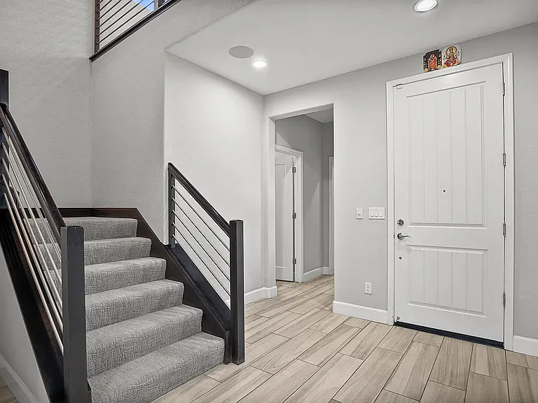 Upstairs Entry