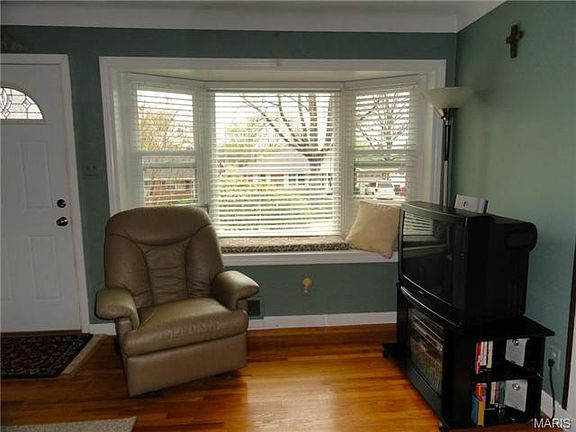 5th image of 830 Lynda Ct
